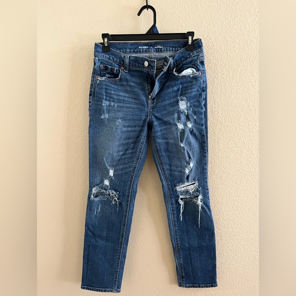 Old Navy Boyfriend Fit jeans size 0. They are a regular ankle fit.